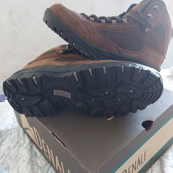 NWB Denali Trailblazer Hiking Boots. Men. Size 8. Brown and Black. - Picture 5 of 5